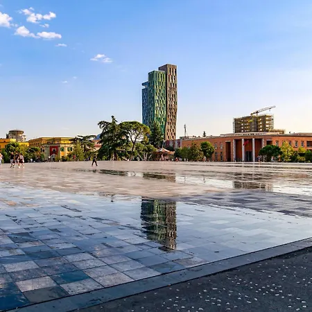 Rose Apartament City Center تيرانا